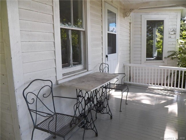 Foto del edificio - 57 Curtiss Rd