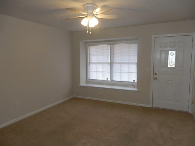 Foto del edificio - 8110 Trafalgar Way