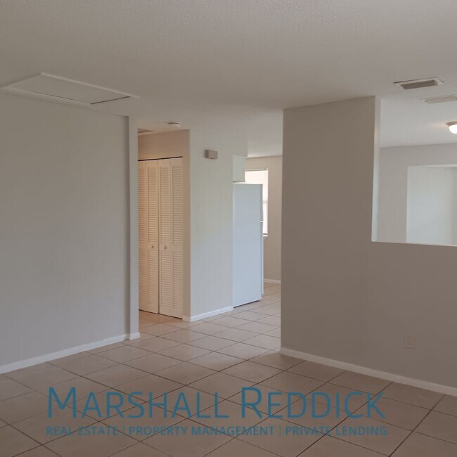 Foto del edificio - 4440-4442 Ruthann Ct