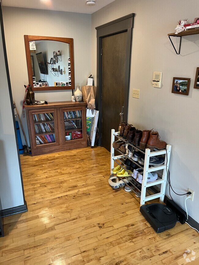 TurnerDodge Apartments for Rent with a Living Room Lansing, MI 1