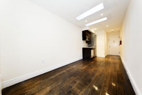 Foto principal - 306 W 14th St