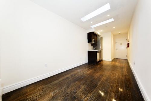 Primary Photo - 306 W 14th St