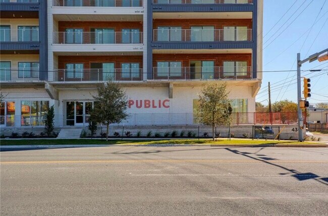 Foto del edificio - 4361 S Congress Ave