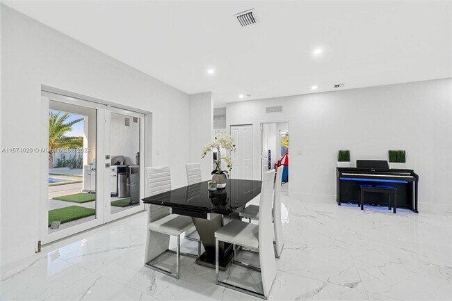 Building Photo - 13305 SW 190th Ter