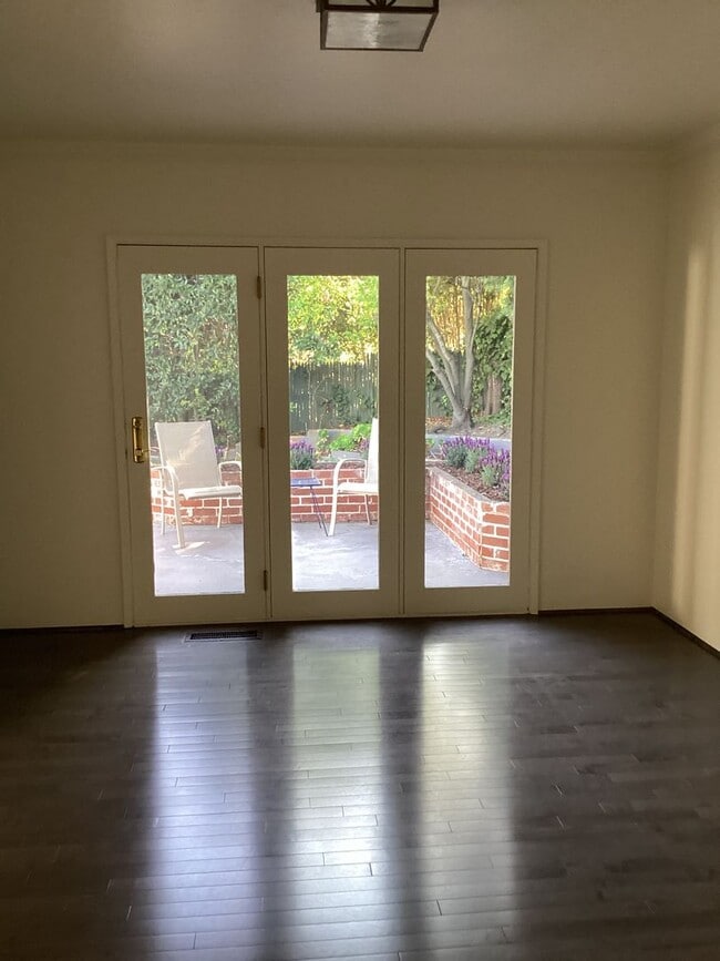 Building Photo - Beautifully Maintained Santa Barbara Home