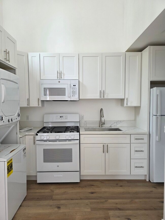 Foto del edificio - 1012 S Ynez Ave