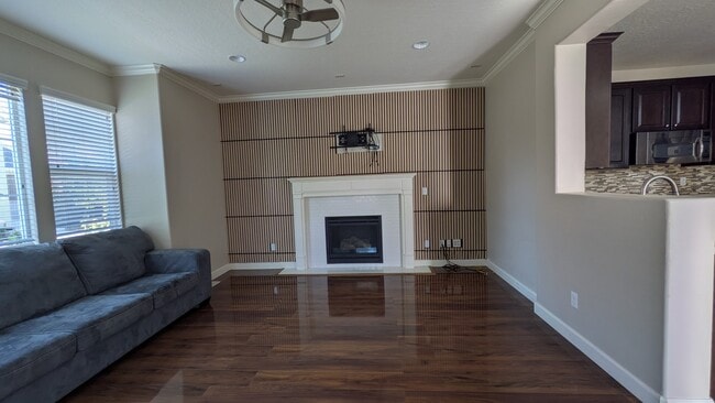 Building Photo - 10241 S Clarks Hill Dr