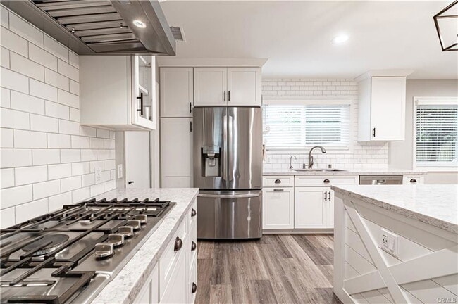 Building Photo - 4580 Hazelnut Ave