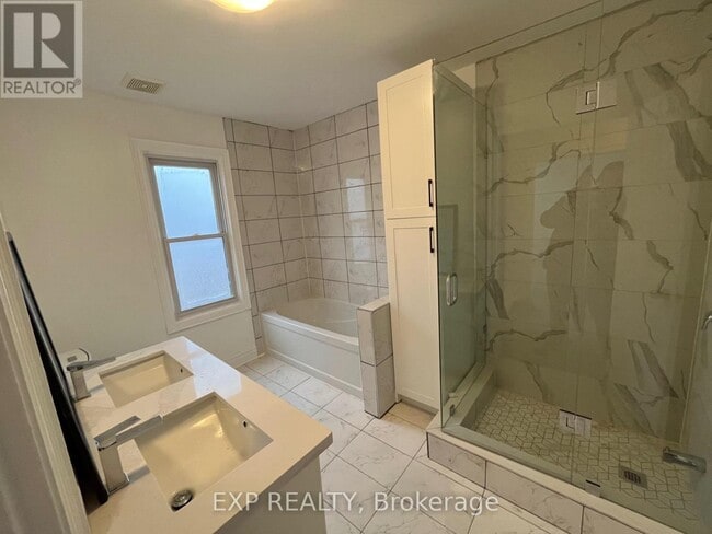 Photo du bâtiment - 5051 Huron St