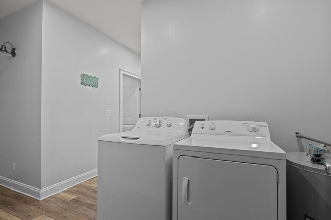 Foto del edificio - 360 Island Rd