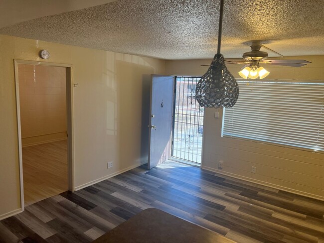 Building Photo - 1 Bedroom 1 Bath In Central Las Vegas