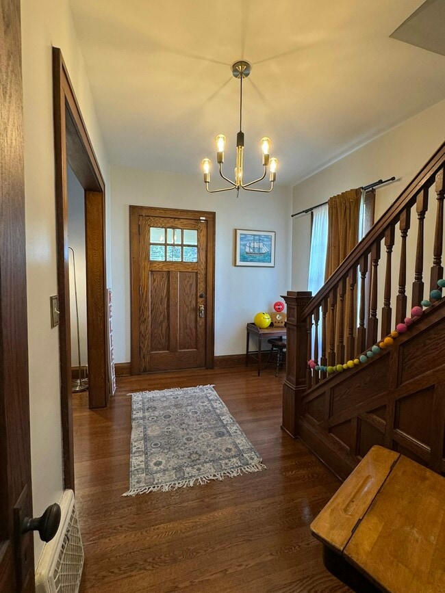 Building Photo - 808 Castalia St