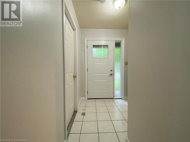 Building Photo - 20 Paulander Dr