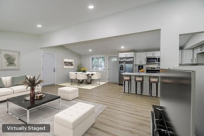 Building Photo - 835 Niagara Ln N