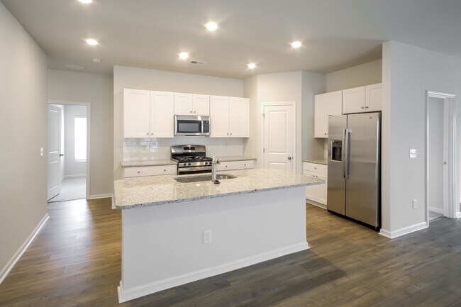 Building Photo - 618 Watercliff Dr
