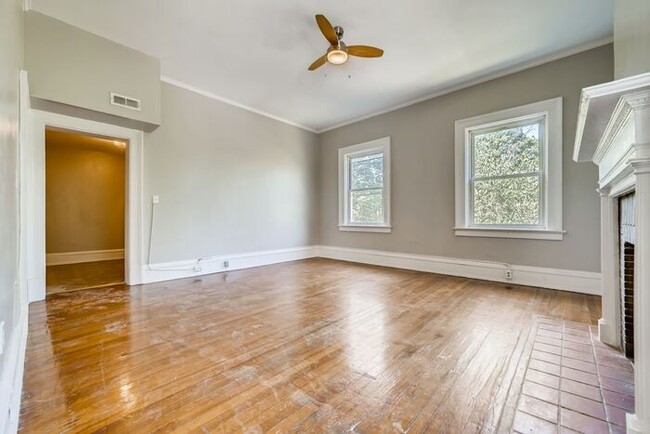 Foto del edificio - 1009 Cloverdale Road - 1W