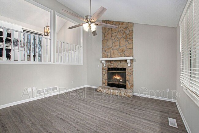 Foto del edificio - 7620 N Rhode Ave