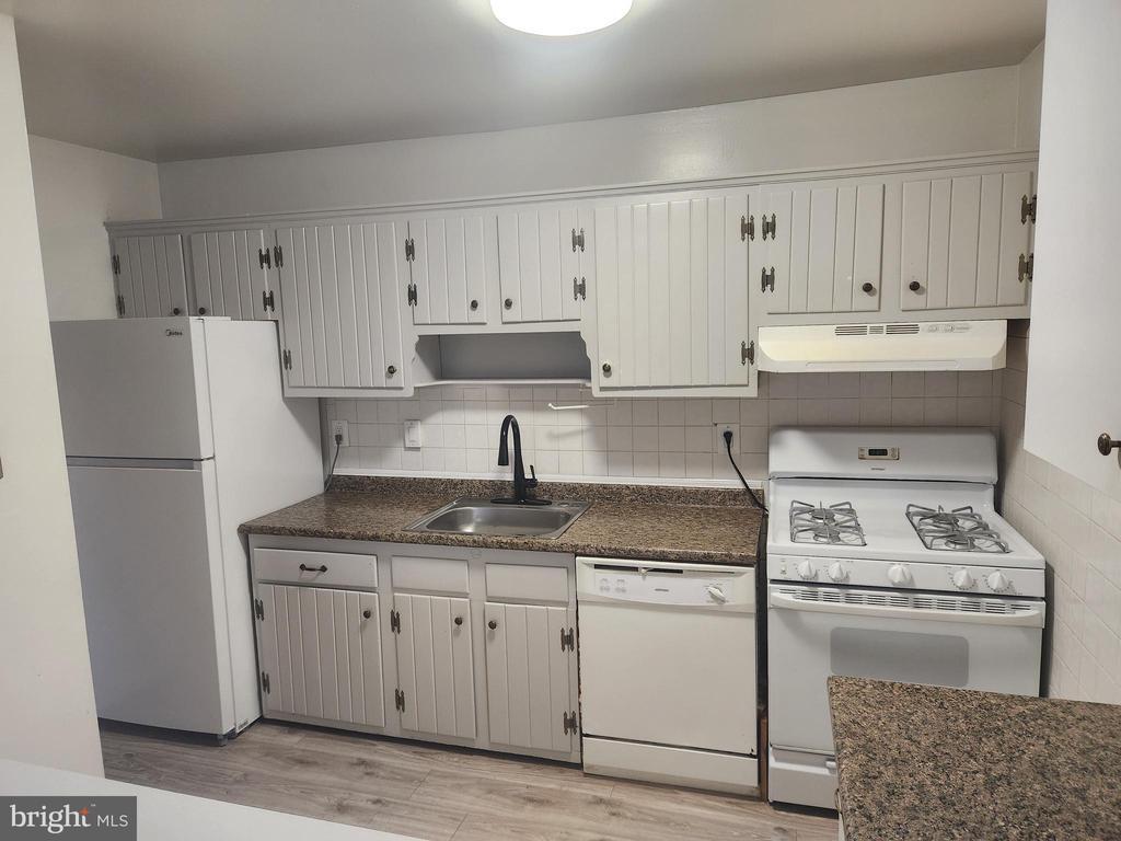 Primary Photo - 9280 Adelphi Rd