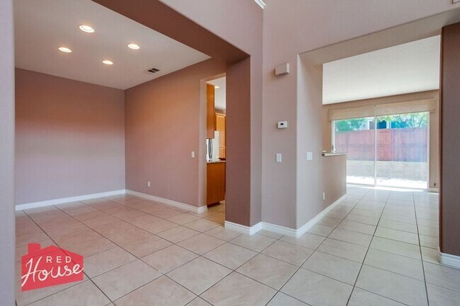 Foto del edificio - 6418 Kinglet Way