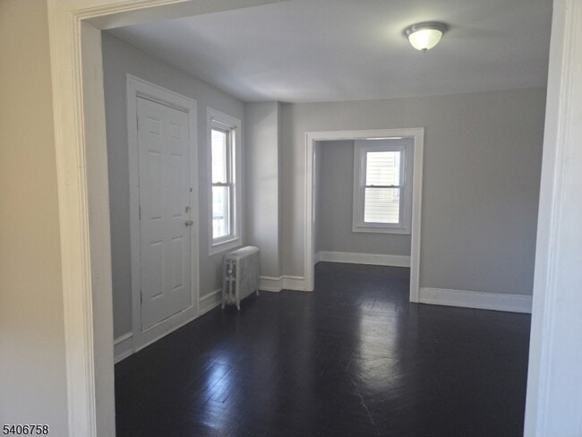 Building Photo - 54 Arsdale Terrace