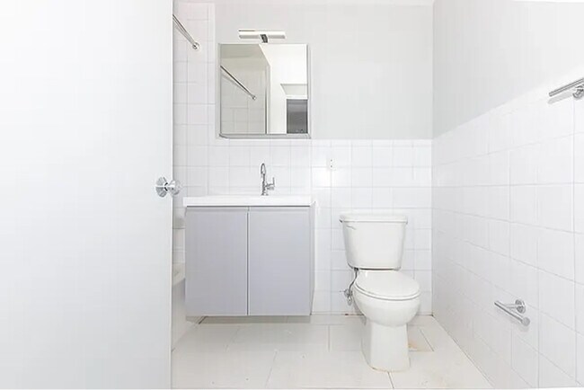 Foto del edificio - 594 Bushwick Ave