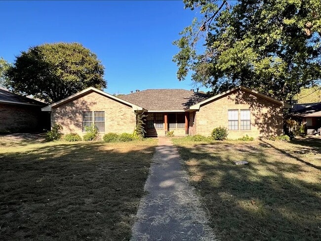 Photo - 356 Park Brook Dr House