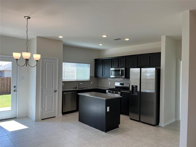 Building Photo - 2812 Desert Lily Ln