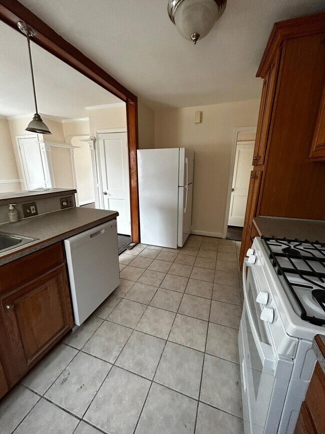 Photo - Glen Keith Blvd House