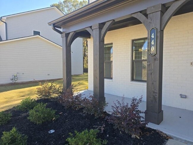 Building Photo - 440 Winding Rose Dr