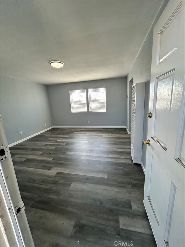 Foto principal - 6517 1/2 Avalon Blvd-4-4