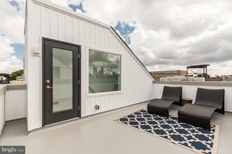 Building Photo - 1235 N 27th St