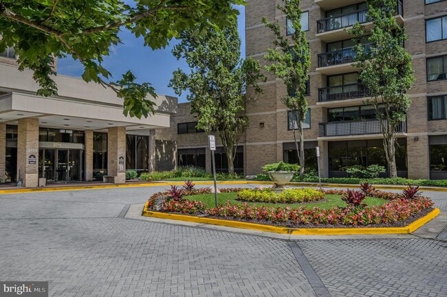 Building Photo - 3713 S George Mason Dr