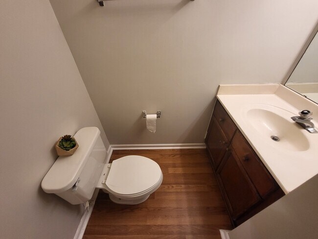 Building Photo - 624 Emerald Cove Dr