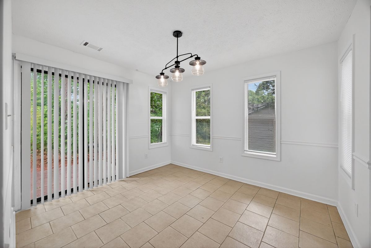 Foto del edificio - 6898 Babbling Brook Dr