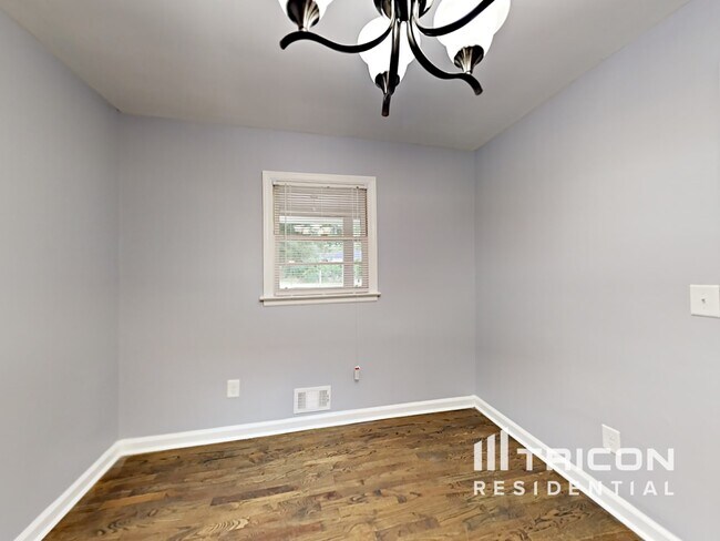 Building Photo - 4956 Sweet Valley Rd SW