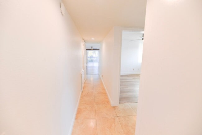 Building Photo - 251 Avenida Madrid