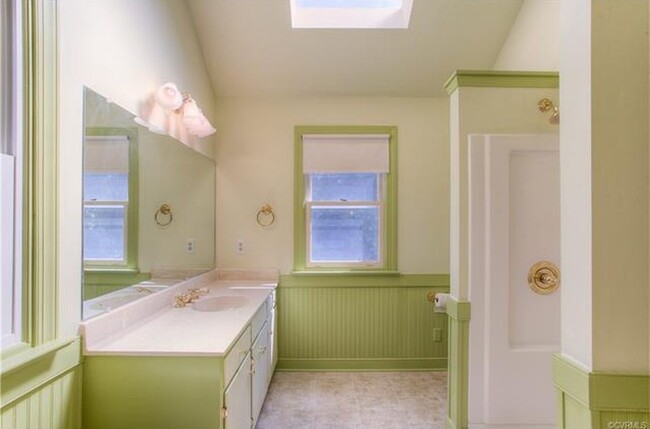Foto del edificio - 3 BD / 2.5 BA Colonial Home, Available Aug...