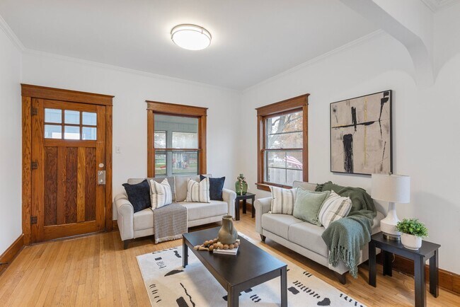 Building Photo - 5122 S 37th St