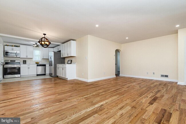 Building Photo - Renovated Rancher for rent in Rosedale!