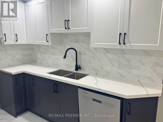 Building Photo - 39 Walls Cres