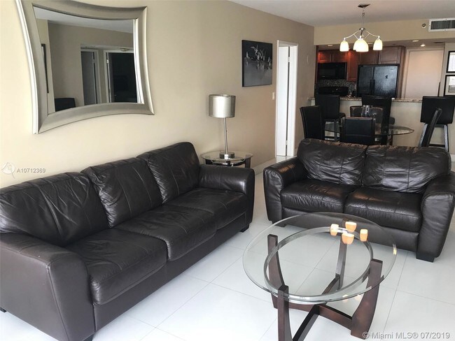 Building Photo - 1717 N Bayshore Dr  D-3945 Miami Fl 33132