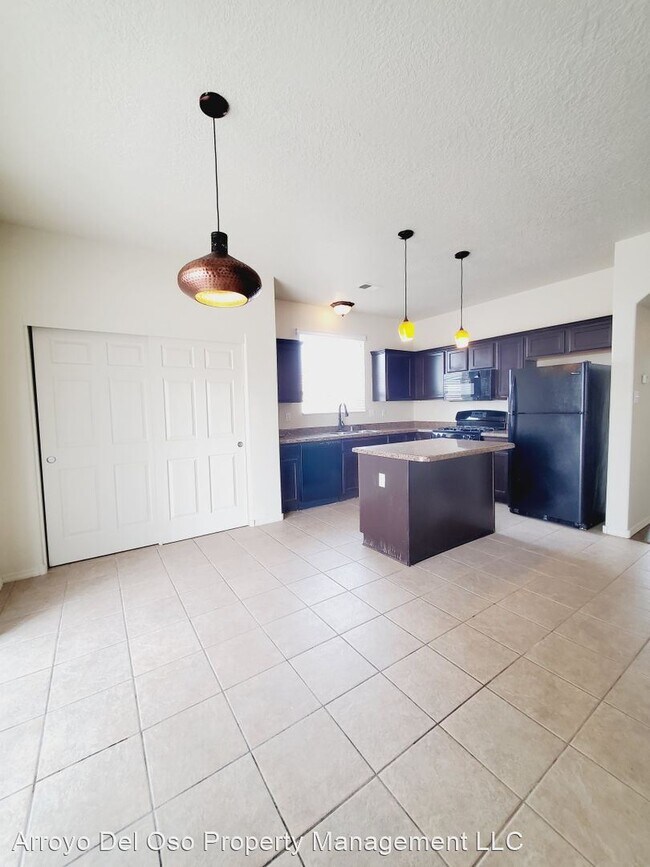 Foto del edificio - 671 Desert Senna Ave SW