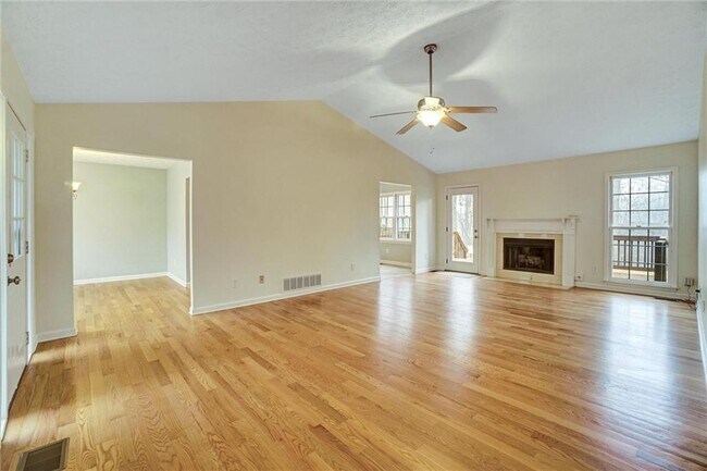 Foto del edificio - 4846 Olde Mill Dr