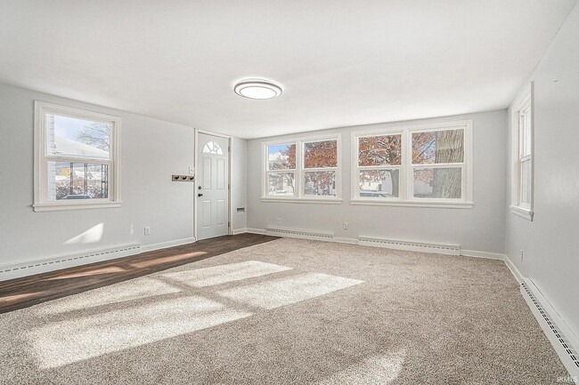 Foto del edificio - 1339 E Bowman St