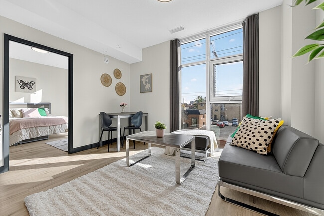 Living & Dining - 308 King