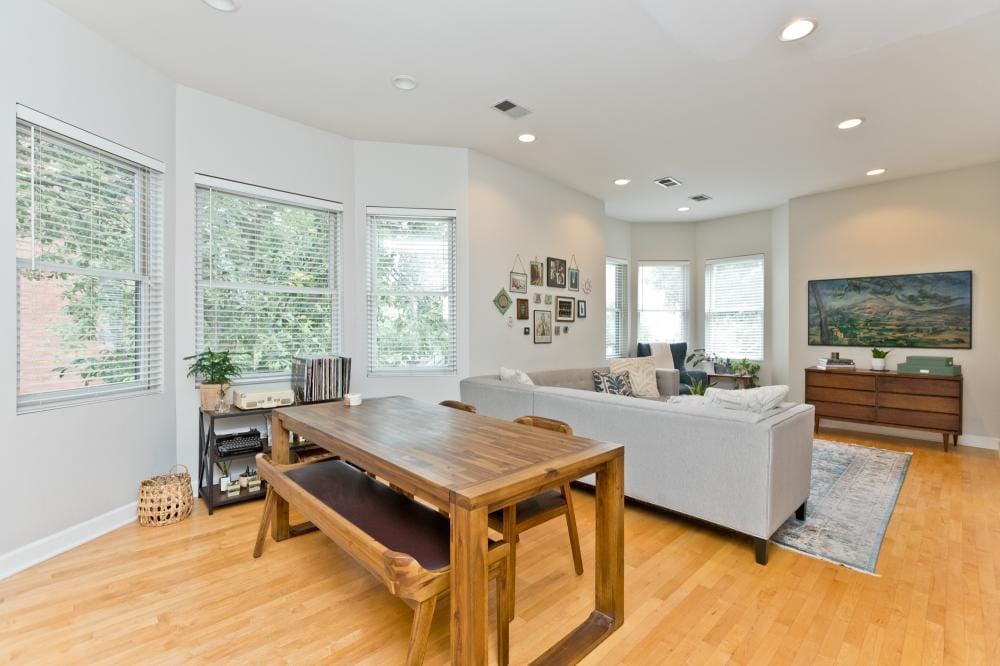 3 bedroom in Chicago IL 60613 - 3 bedroom in Chicago IL 60613