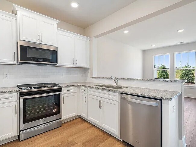 Foto del edificio - 3058 Oaksmere Dr