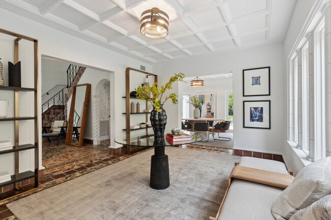 Photo - 319 Mendoza Ave House