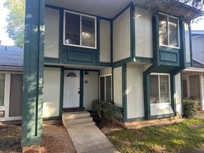 Building Photo - 151 Fairgrounds Dr