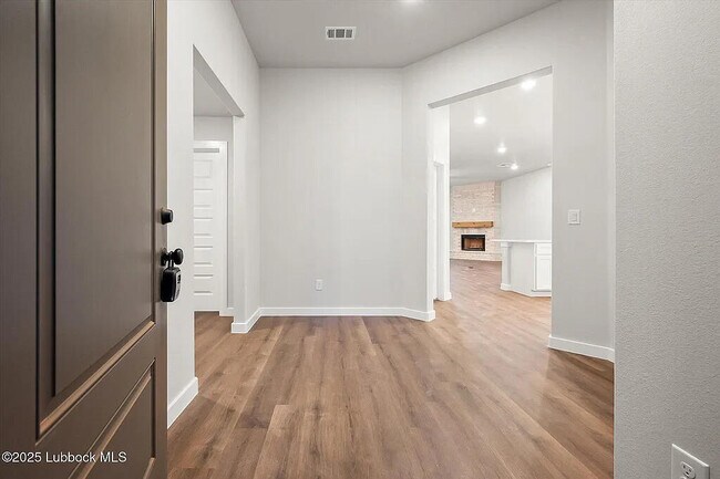 Foto del edificio - 10704 Beaufort Ave
